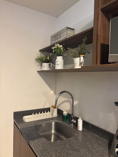 Beautiful Apartment Super located
