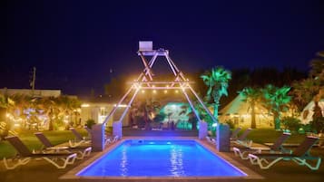 15 outdoor pools