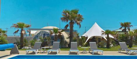 15 outdoor pools