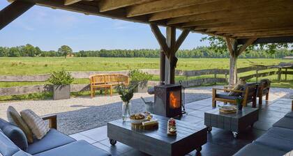 Schöne Wellness-Villa mit Sauna und Whirlpool