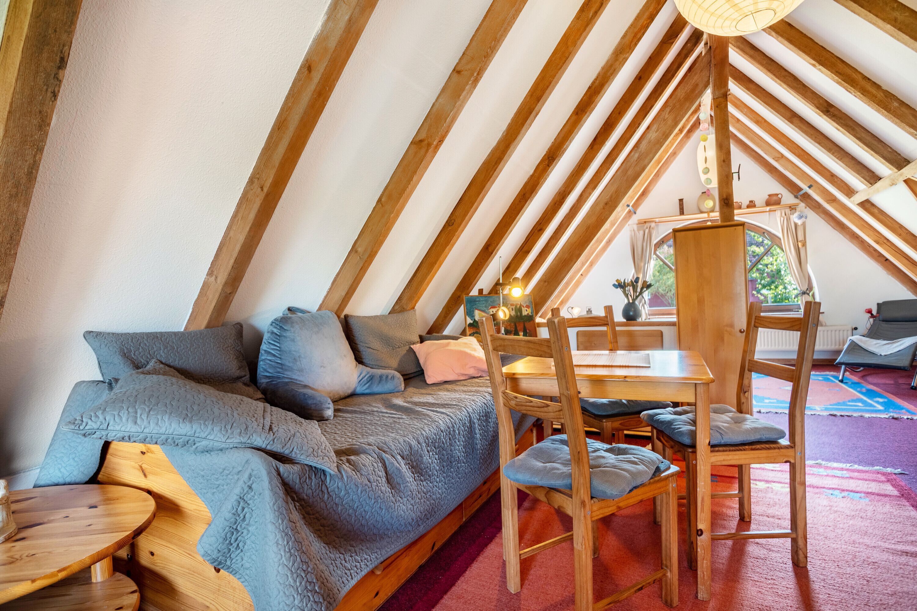 Fernseher, DVD-Player, Tischtennisplatte, Stereoanlage