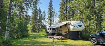 Luxury Offgrid RV with AC in Lac Ste Anne County
