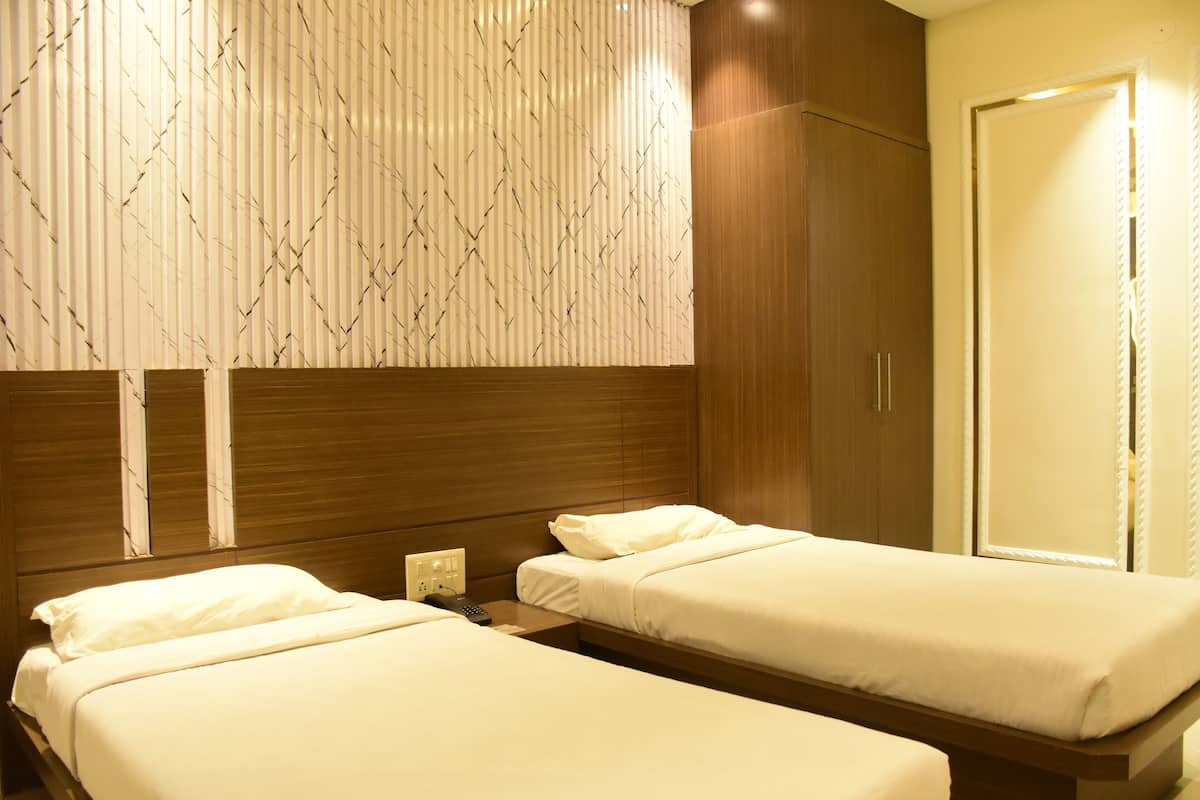 Deluxe Double Room | Desk, free WiFi