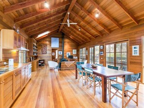 Dining - Beach & Bush I 650m Walk to Beach (Aireys Inlet)