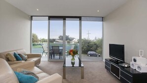 Unclassified image, 4 of 10, button - Bell St Apartments (Torquay)