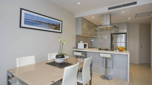 Unclassified image, 5 of 10, button - Bell St Apartments (Torquay)