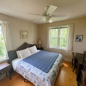 3 chambres, fer et planche à repasser, Wi-Fi, draps fournis