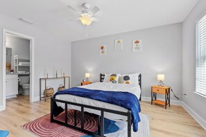3 habitaciones, escritorio, wifi gratis y ropa de cama 