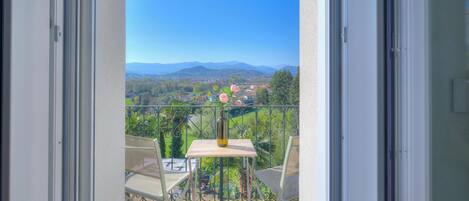 Family Apartment, 2 Bedrooms (Appartamento Vista Angera) | Balcony view