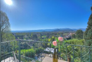 Familienapartment, 2 Schlafzimmer (Appartamento Vista Angera) | Blick vom Balkon