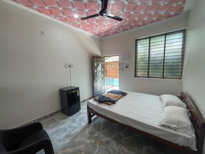 6 bedrooms, free WiFi, bed sheets