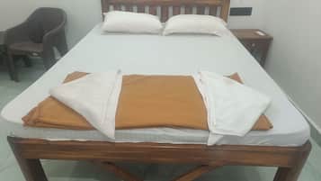 Free WiFi, bed sheets