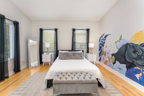 1 bedroom, iron/ironing board, free WiFi, bed sheets - Queen City's Den Uptown | Luxe Home w/ Panther's Murals, & 5-Star Location | Walk to BOA | Sleeps 12 (Charlotte)