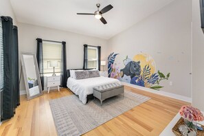 3 slaapkamers, een strijkplank/strijkijzer, gratis wifi, beddengoed