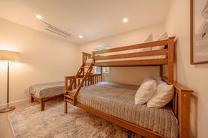 2 bedrooms, iron/ironing board, WiFi, bed sheets - Newly Built 2 BR APT in SWH! [Backside Bungalow] (Southwest Harbor)