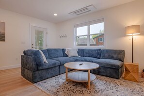 TV - Newly Built 2 BR APT in SWH! [Backside Bungalow] (Southwest Harbor)