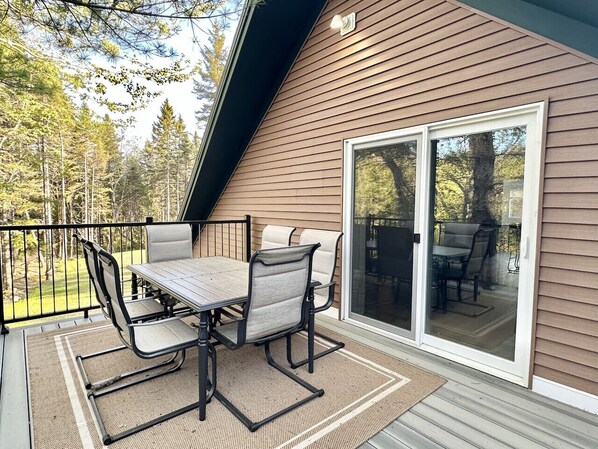 Outdoor dining - Newly Renovated 2nd FL Apt in SWH [Quietside Loft] (Southwest Harbor)