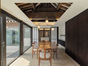 Hidden Jae (Outdoor hot tub unavailable from 12/15 to 2/15) | Living area | Heated floors