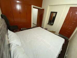 In-room safe, iron/ironing board, free WiFi, bed sheets