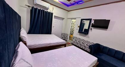 Spacious 6-bedroom house in charming Islamabad with AC, WiFi