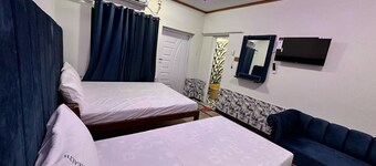 Spacious 6-bedroom house in charming Islamabad with AC, WiFi