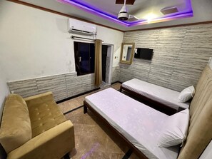 6 Schlafzimmer, Zimmersafe, Bügeleisen/Bügelbrett, kostenloses WLAN