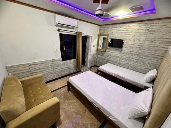 6 bedrooms, in-room safe, iron/ironing board, free WiFi