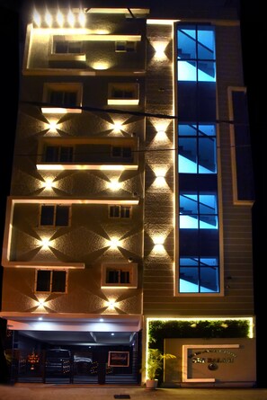 Fachada de la propiedad