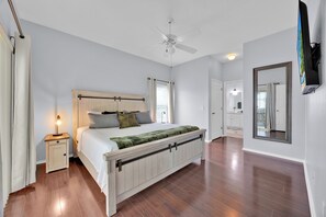 5 bedrooms, iron/ironing board, WiFi, bed sheets