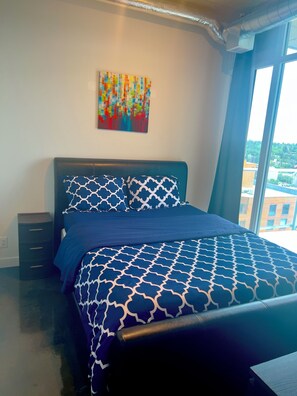 1 bedroom, iron/ironing board, WiFi, bed sheets - Heaven On Earth, The Condo! Near Calgary Stampede | Free Parking (Calgary)
