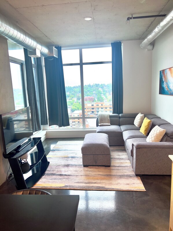 Smart TV - Heaven On Earth, The Condo! Near Calgary Stampede | Free Parking (Calgary)