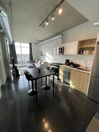 Calgary’s Downtown Haven - Free Parking