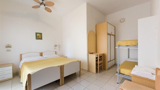 Standard Quadruple Room, Balcony, Partial Sea View - Cà d'Oro (Rimini)