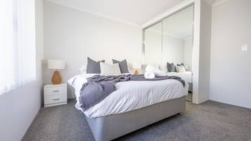 3 chambres, fer et planche à repasser, Wi-Fi gratuit, draps fournis