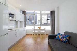 Smart TV, offices - Beachfront Apartment in Las Palmas by Las Canteras (Las Palmas de Gran Canaria)