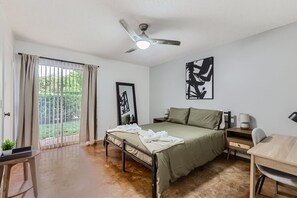 2 chambres, bureau, fer et planche à repasser, Wi-Fi gratuit