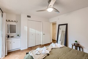 2 chambres, bureau, fer et planche à repasser, Wi-Fi gratuit