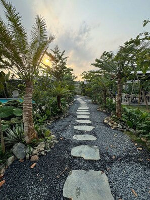 Exterior - Lakeside View Villa Chuong My Ha Noi (Hanoi)