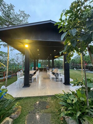 Exterior - Lakeside View Villa Chuong My Ha Noi (Hanoi)