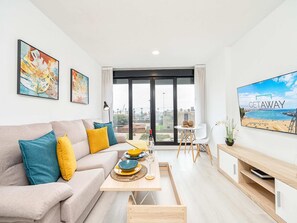 Living area - Apartment in Las Palmas Near Las Canteras Beach (Las Palmas de Gran Canaria)