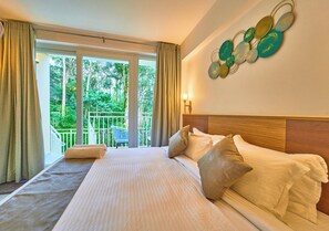 Premium Room, Balcony, Garden View - Areva Inn Munnar by Voye Homes (Udumbanchola)