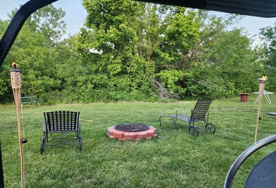 B&S Creekside Retreat Lodging
