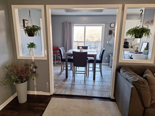 B&S Creekside Retreat Lodging