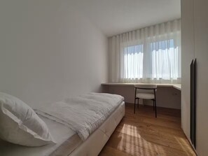 3 habitaciones, tabla de planchar con plancha y wifi 