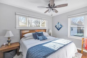 3 bedrooms, iron/ironing board, free WiFi, bed sheets - The Frankenmuth Dawdy Haus - Festivals (FRANKENMUTH)