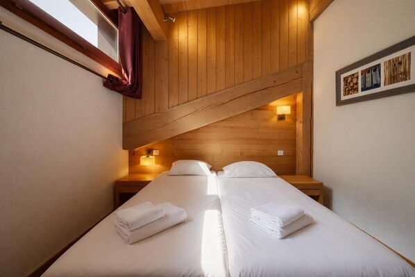 Familjelägenhet - flera sovrum (l'Ours Bleu A35 - Ski in Ski out) | 3 sovrum, gratis wi-fi och sängkläder