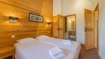 3 phòng ngủ, truy cập Internet không dây miễn phí, bộ trải giường