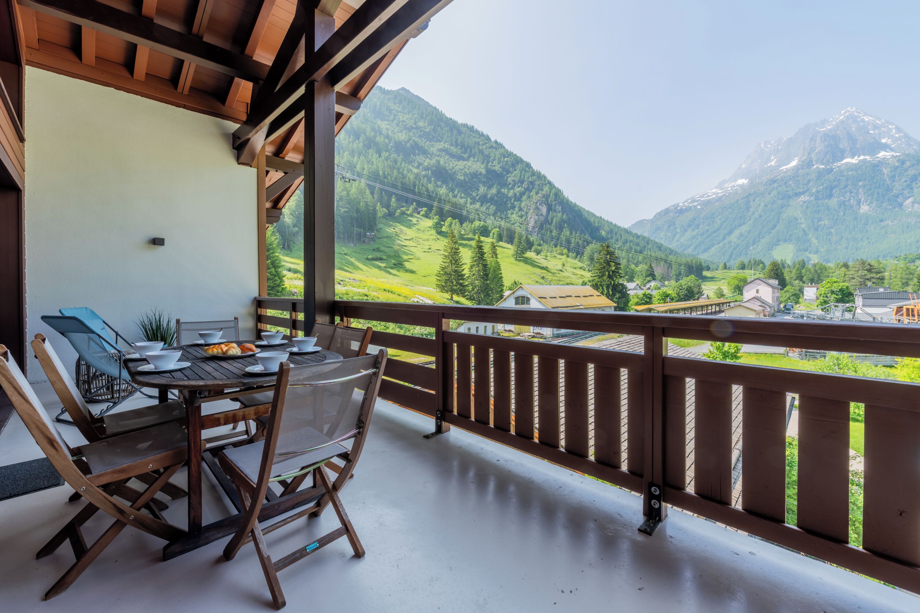 Family Apartment, Multiple Bedrooms (l'Ours Bleu A35 - Ski in Ski out) | Outdoor dining