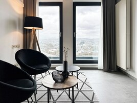 Habitación Deluxe doble, vistas a la ciudad | Decoración individual, cortinas opacas, wifi gratis y ropa de cama