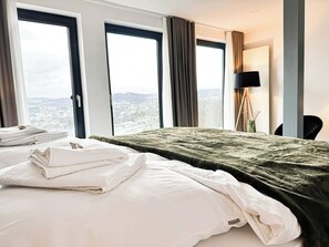 Chambre Double Deluxe, vue ville | Décoration personnalisée, rideaux occultants, Wi-Fi gratuit